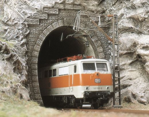 Busch 8191 2 E-Lok-Portale N (Spur N)
