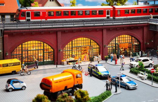 Faller 120571 Arkaden mit Geschäften und In (Spur H0)