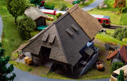 Faller 130534 Schwarzwaldhof mit Strohdach (Spur H0)