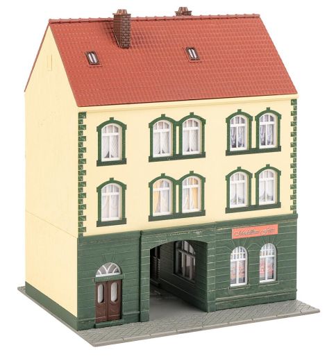 Faller 130628 Stadthaus mit Modellbaugeschä (Spur H0)