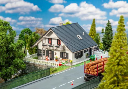 Faller 130640 Saniertes Einfamilienhaus (Spur H0)