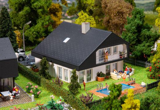 Faller 130642 Wohnhaus mit Plattendach (Spur H0)