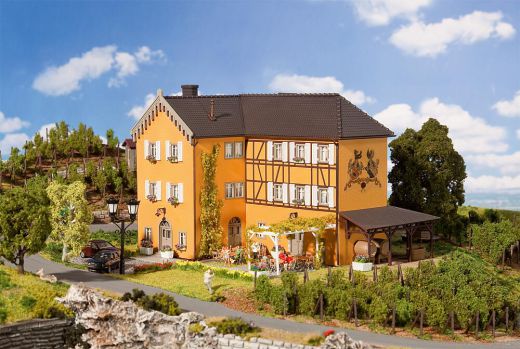 Faller 130908 Weingut mit Gartenwirtschaft (Spur H0)
