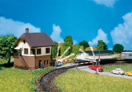 Faller 222170 Bahnübergang mit Stellwerk (Spur N)