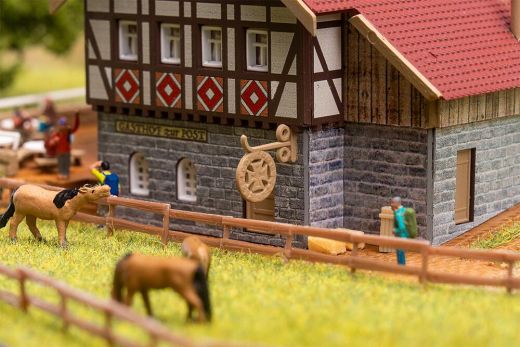 Faller 232138 Gasthaus Zur Post mit Biergar (Spur N)