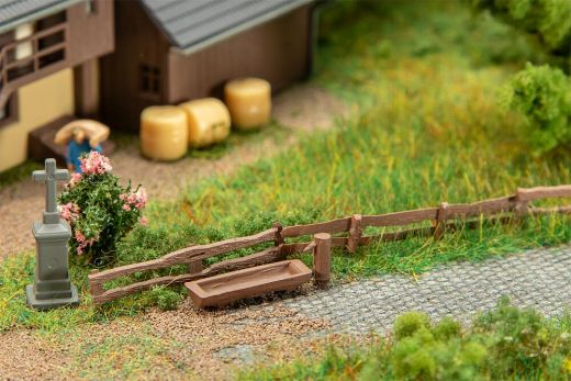 Faller 272924 2 Brunnen mit Weidezaun (Spur N)