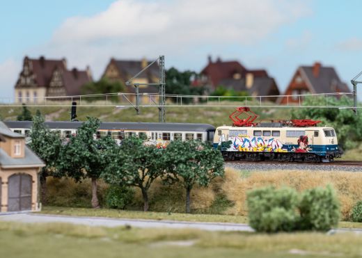 TRIX T16724 E-Lok BR 111 DB (Spur N)