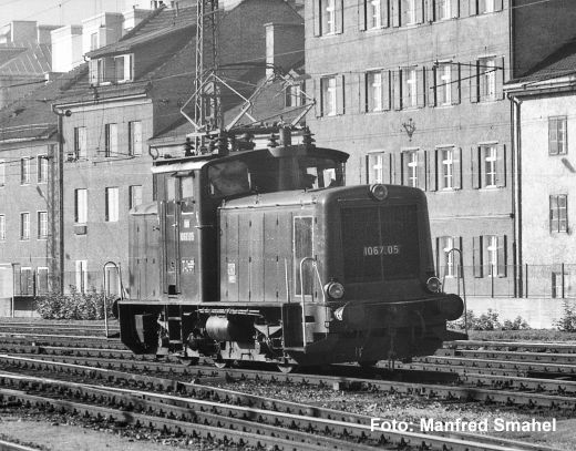 PIKO 21047 E-Lok Rh 1067 grün ÖBB III + DSS PluX22 (Spur H0)