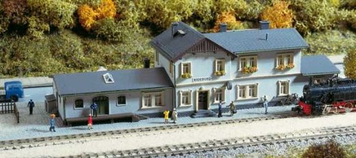 Auhagen 14453 Bahnhof Radeburg (Spur N)