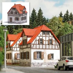 Busch 1907 Verwittertes Wohnhaus H0 (Spur H0)