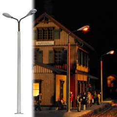 Busch 4138 Betonmast mit 2 Lampen H0 (Spur H0)