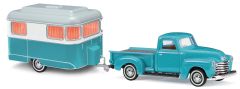 Busch 48243 Chevy Pick-Up mit Wohnwagen (Spur H0)