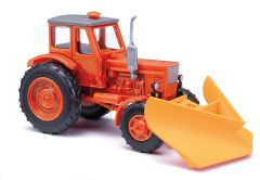 Busch 51355 Belarus MTS-52 mit Schneepflu (Spur H0)