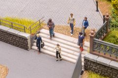 Faller 151727 Treppenabsteigende Personen (Spur H0)