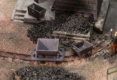Faller 180916 2 Loren und 2 Hunten für H0e (Spur H0)