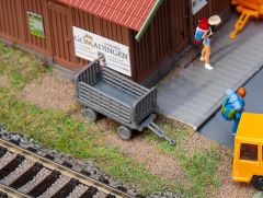 Faller 180990 2 Bahnsteigwagen, grau (Spur H0)