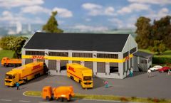 Faller 231733 Logistik-Zentrum DHL mit Figu (Spur N)