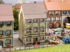 Faller 232175 Altstadthaus mit Gerüst (Spur N)