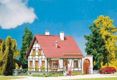 Faller 232215 Fachwerkhaus mit Garage (Spur N)