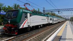 Hornby HL2662 Trenord E-Lok E464 (Spur H0)
