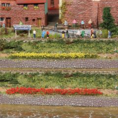 Heki 1814 10 Grasstreifen gelb-rot, 100 (Spur H0)