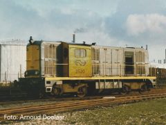 PIKO 40430 N-Diesellok 2400 grau-gelb, Rundumleuch (Spur N)