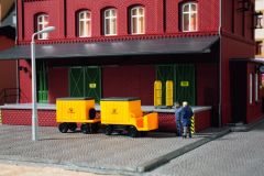 Auhagen 43663 Elektrokarren mit Anhänger (Spur TT)